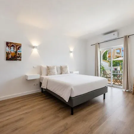 Sun Poolhouse 3* Senhora da Luz