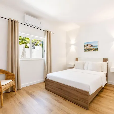 Sun Poolhouse לינה וארוחת בוקר Senhora da Luz