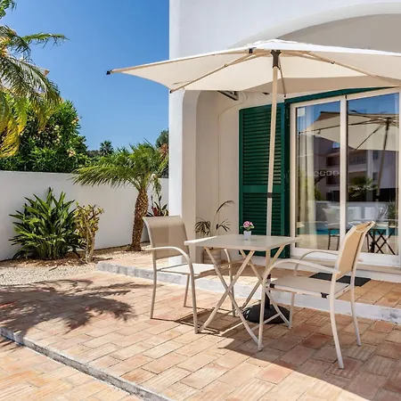 Sun Poolhouse לינה וארוחת בוקר 3*