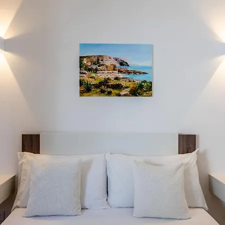 לינה וארוחת בוקר Sun Poolhouse